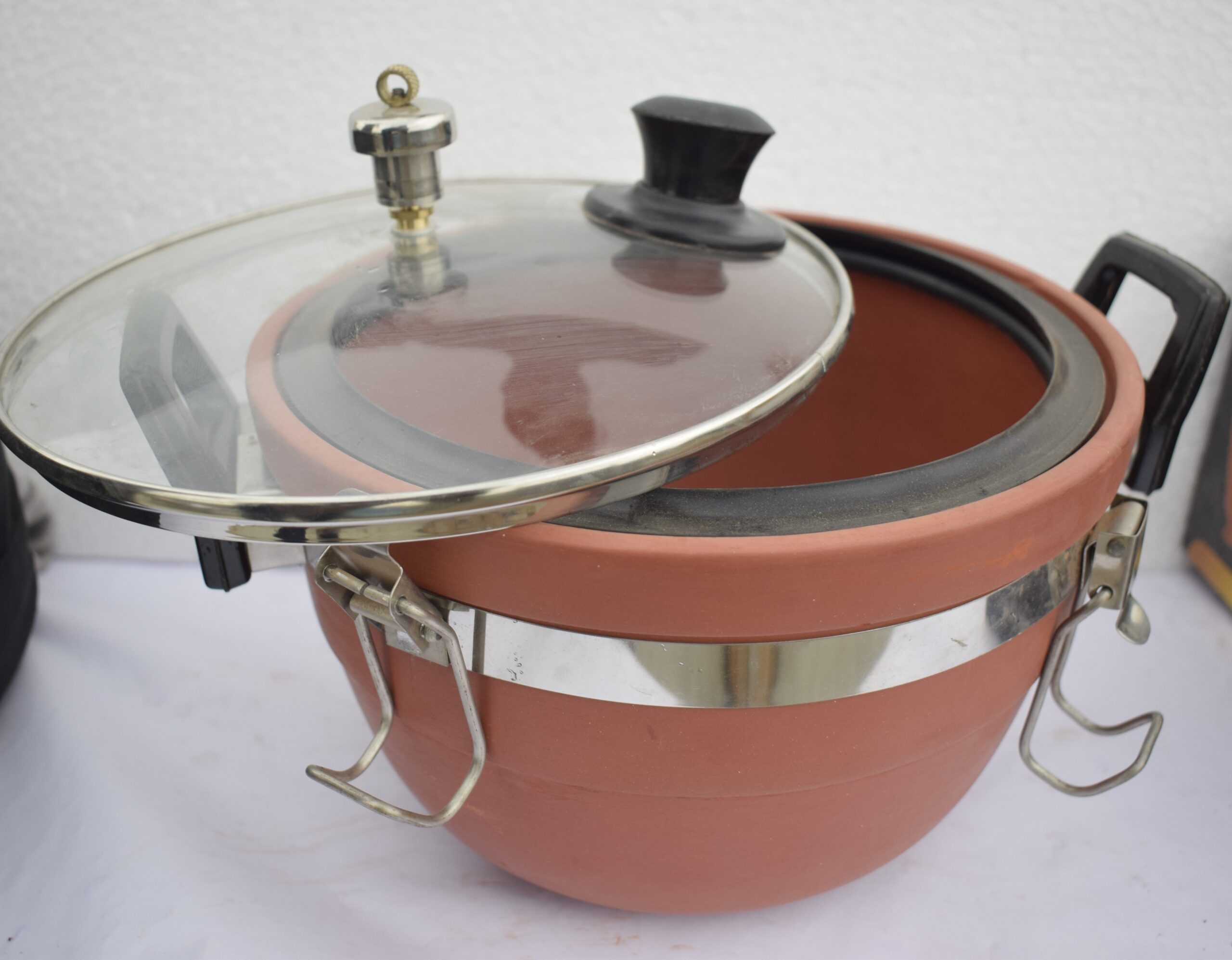 Cooker with Glass Lid